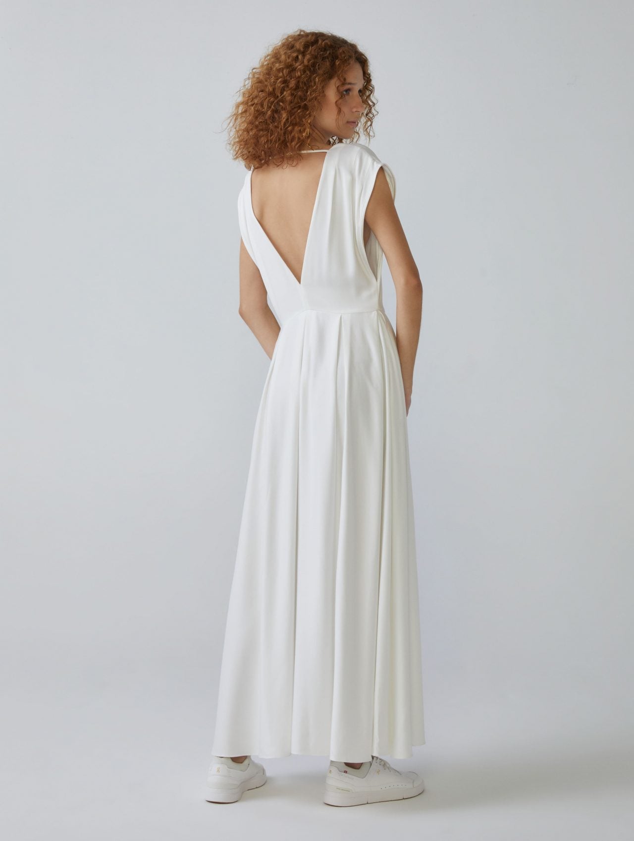 ARUANA DRESS – OFF WHITE
